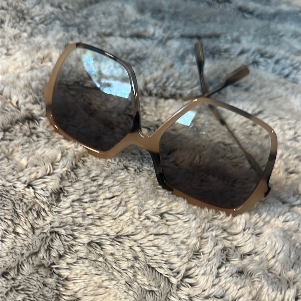 Burberry Brown Sunglasses Sleek Design